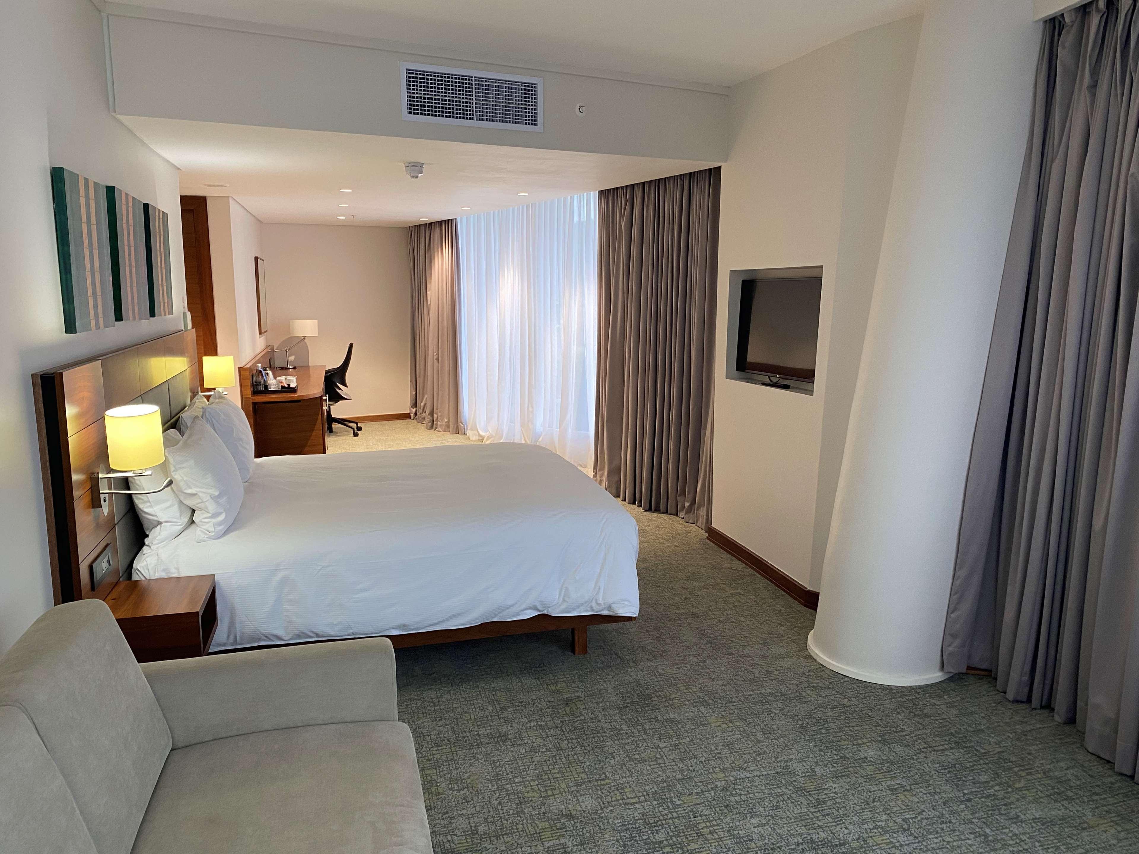 Hilton Garden Inn Мбабане Экстерьер фото